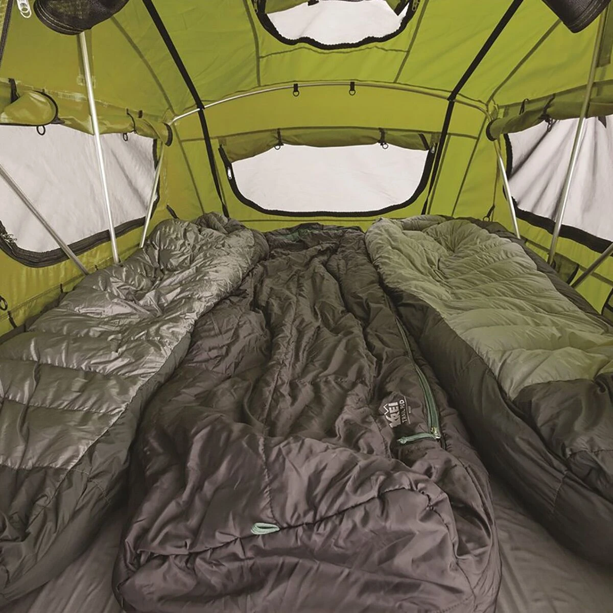 Yakima 3-Season Family & Campground Tents Skyrise Rooftop Tent 3 Person 3 Season 6 Yakima 3-Season Family & Campground Tents Skyrise Rooftop Tent 3 Person 3 Season - Image 4